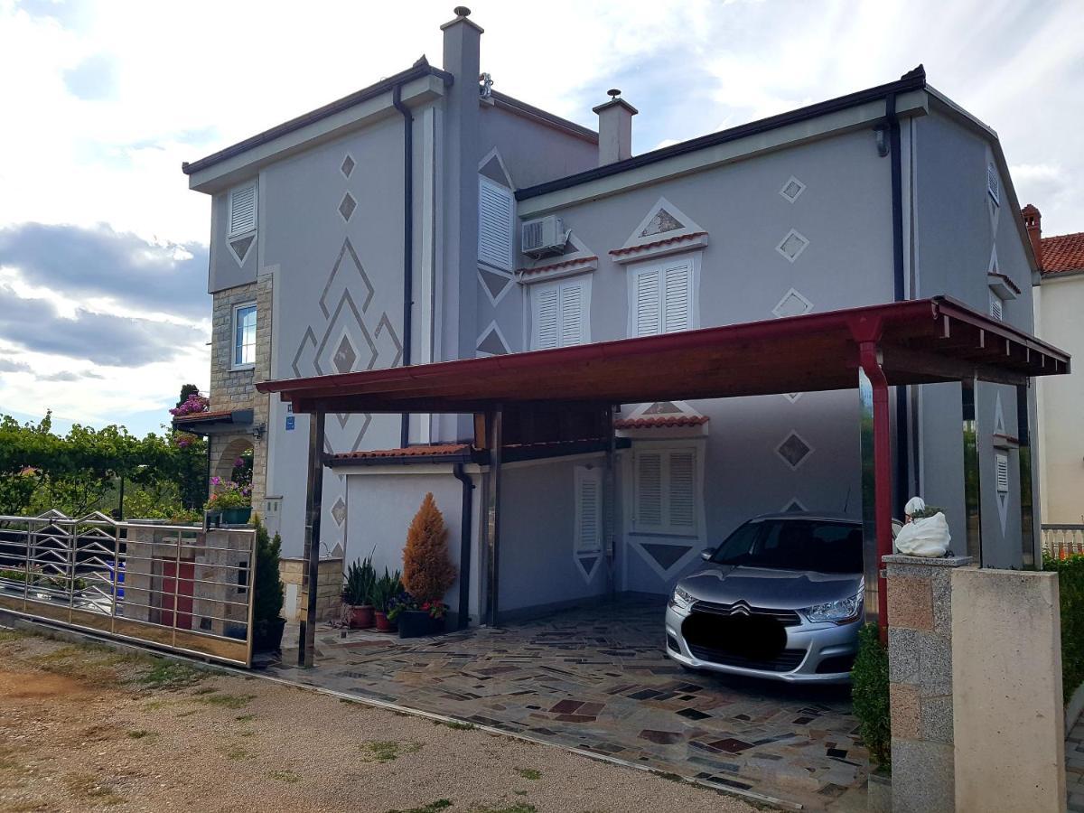 Apartments Petar & Anka Biograd Na Moru Exterior foto