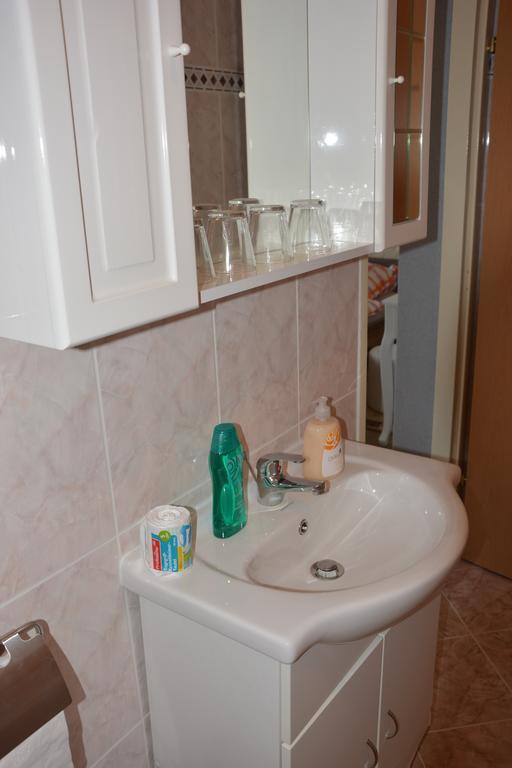 Apartments Petar & Anka Biograd Na Moru Quarto foto