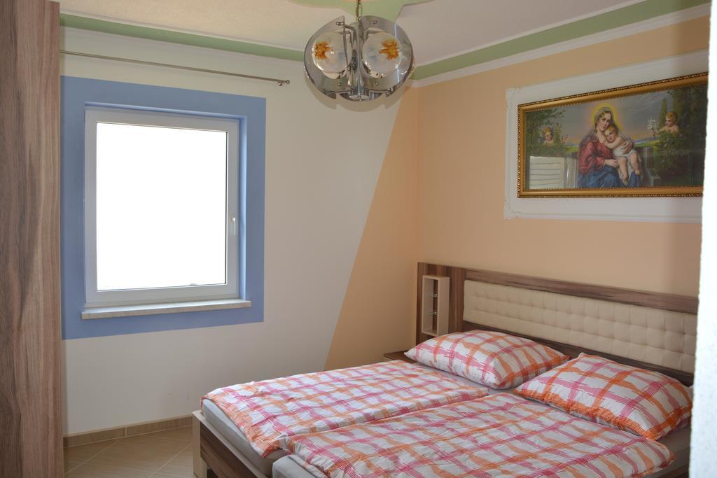 Apartments Petar & Anka Biograd Na Moru Quarto foto