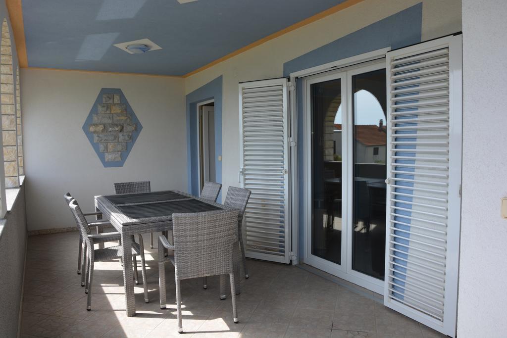 Apartments Petar & Anka Biograd Na Moru Exterior foto
